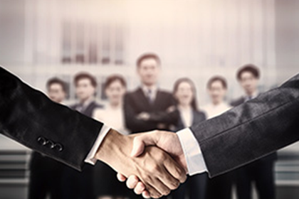 欠款不还恶意行为触犯何罪？